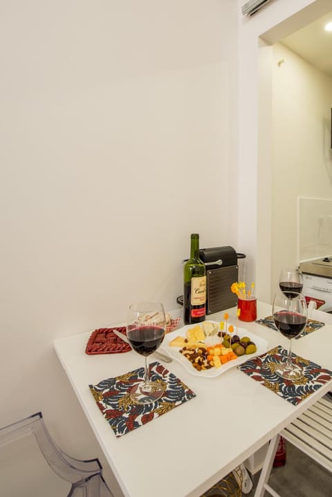 Studio - Moderne - Netflix & Wifi Apartment in Paris