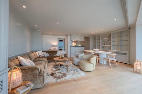 Appartement op de zeedijk in Knokke voor 7 personen Apartamento in Knokke-Heist