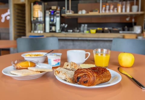 Breakfast, Breakfast, Continental breakfast, Continental breakfast, Buffet breakfast, Buffet breakfast