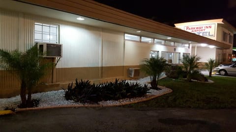 Parkway Inn Hotel in Miami Springs