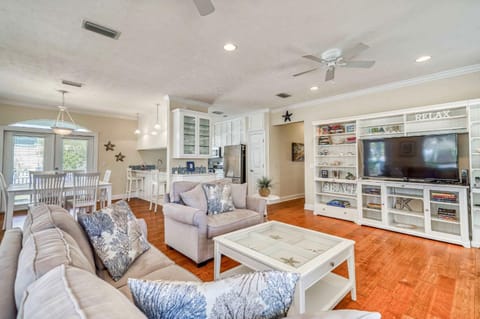 Poppy Breeze - 30A FL Entire Home, 3 Bedrooms, 300 Yds to the Beach House in Seacrest