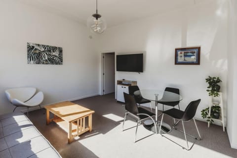 Devine on Devon Central City Apartment in New Plymouth