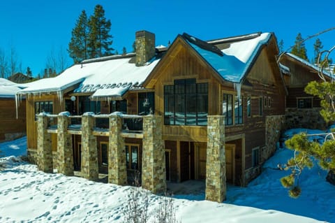 Shadow Mountain Villa House in Rocky Mountain National Park