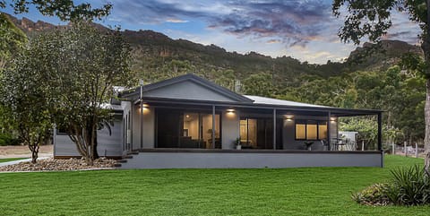 Central Views Halls Gap Villa in Halls Gap