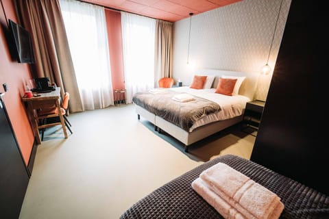 Bed, TV and multimedia