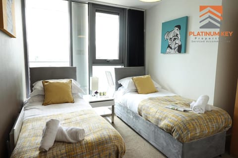2 Bed Apartment in Milton Keynes Hub by Platinum Key Properties Condo in Milton Keynes