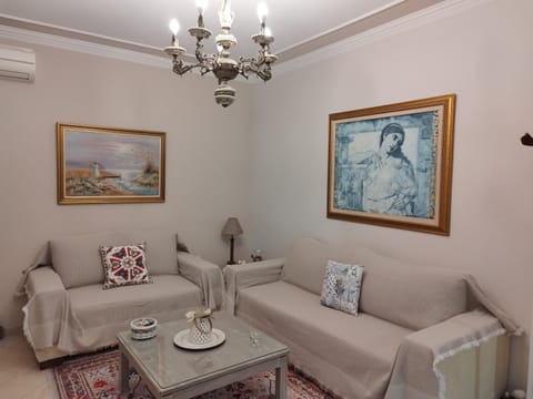 Mary's Dreamy Maisonette House in Volos