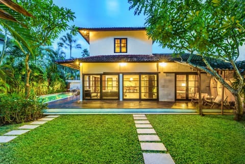 Property building, Patio, Garden, Garden view