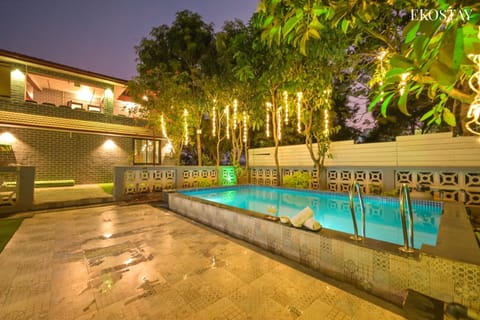 Property building, Night, Garden, Garden view, Pool view, Swimming pool