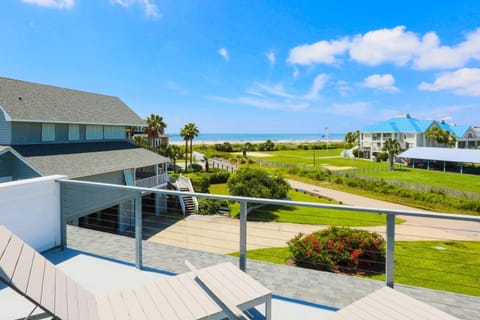 Swim By The Sea House in Isle of Palms