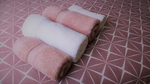 Bed, Decorative detail, Bedroom, towels