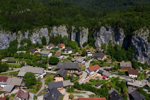 Neighbourhood, Bird's eye view