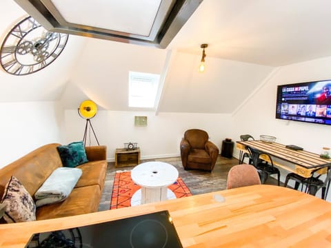 L’INDUSTRIEL en centre ville sur rive du TRIEUX Apartment in Brittany