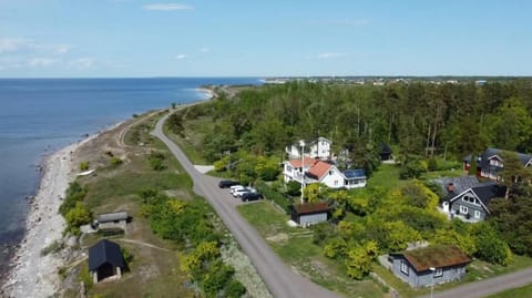 Property building, Neighbourhood, Natural landscape, Bird's eye view, Beach, Sea view, Location