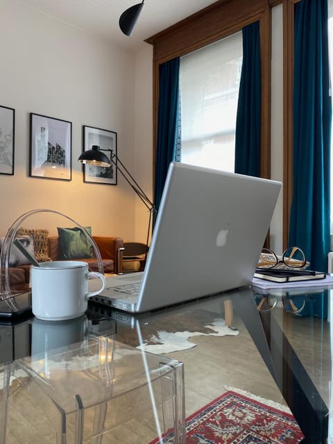 Decorative detail, Seating area