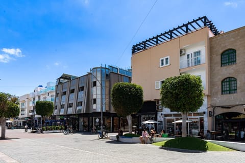 Neighbourhood, Landmark view