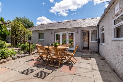 Patio, Dining area