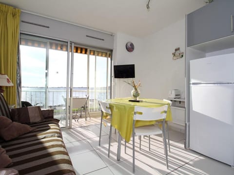 Studio tout confort avec vue panoramique, parking privé et équipements modernes à Balaruc-les-Bains - FR-1-553-34 Apartment in Balaruc-les-Bains