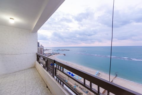 ZAFERO POREFAG- Families only Condo in Alexandria