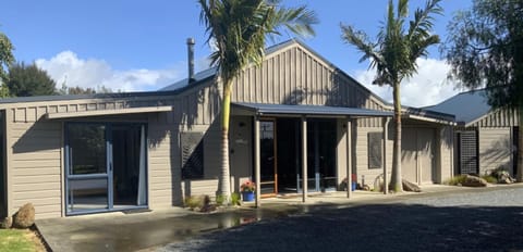 A Cut Above Lodge - The Gateway to the Bay of Islands House in Northland