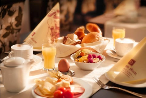 Food and drinks, Breakfast, Continental breakfast, Buffet breakfast