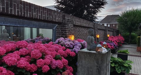 Downtown Hideaway, B&B Grand Deluxe Bed and Breakfast in Eindhoven