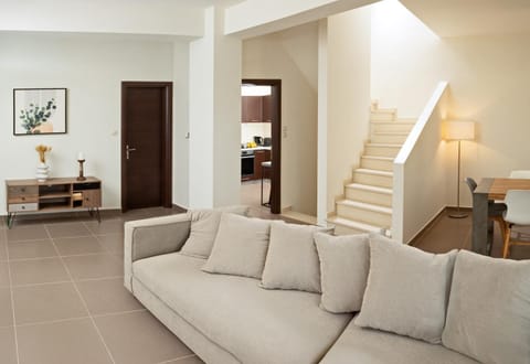 Living room, Photo of the whole room, Seating area