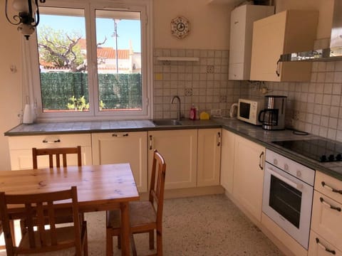 Villa T5 avec jardin, 100m plage, clim, WiFi, pour 8-10 pers, Le Barcarès - FR-1-81-524 Villa in Le Barcarès