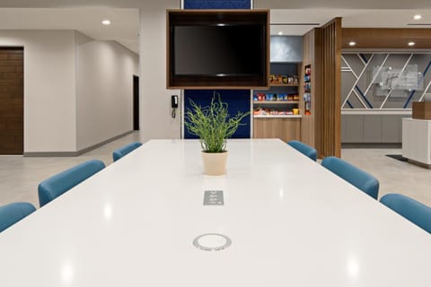 Communal lounge/ TV room, Communal lounge/ TV room, Lobby or reception, Dining area