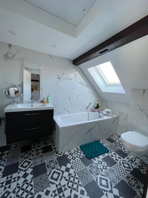 Toilet, Bathroom, Bath