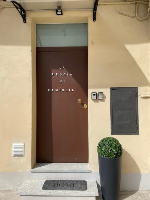 Facade/entrance, Property logo or sign