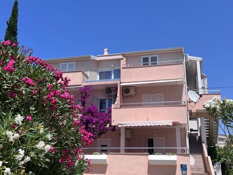 Apartmani Katica Apartment in Novalja