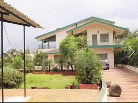 Rekhendra Villa 4BHK for Big Groups Chalet in Lonavla