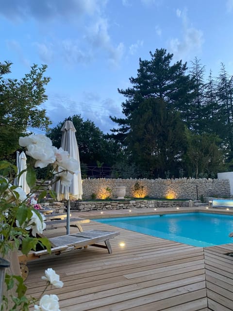 Le mas jasmins Bed and Breakfast in Lacoste