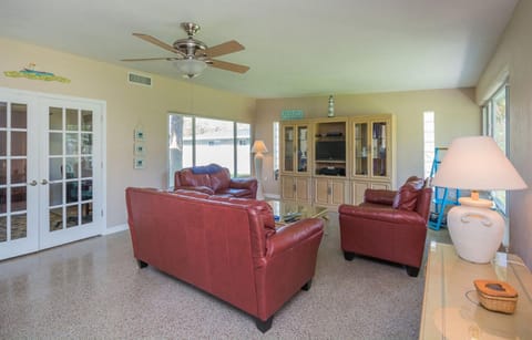 North Beach Beauty by Ocean Properties House in New Smyrna Beach
