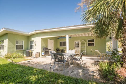 North Beach Beauty by Ocean Properties House in New Smyrna Beach