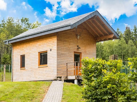 Quaint Chalet in Rogery with Garden Terrace and Barbecue Chalet in Vielsalm