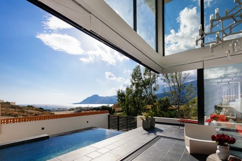 Living room, Sea view, Swimming pool