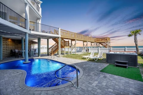 Ocean Breeze - Ocean Front, 7 Bedroom House in Murrells Inlet