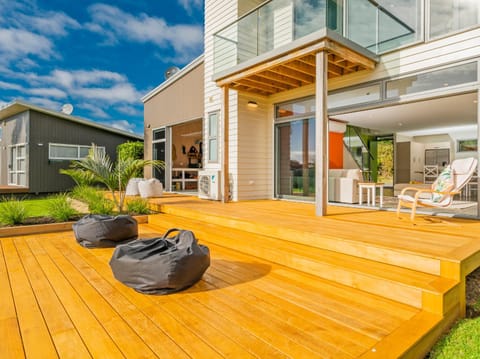 A Slice of Summer - Whangapoua Holiday Home Maison in Auckland Region