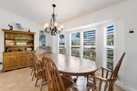 435 Kendall Drive House in Marco Island