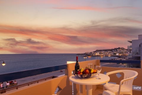 Balcony/Terrace, Beach, Sea view, Sunset