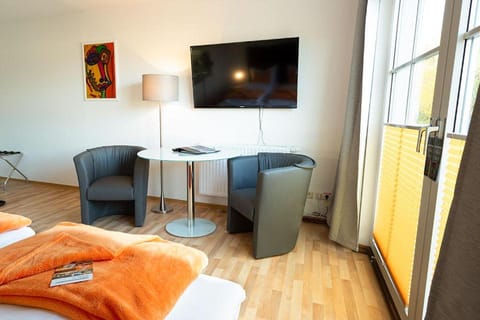 H&H Apartments im Herzen der Stadt super zentral ruhig mit Kochnischen Balkon oder Empore Condo in Greifswald