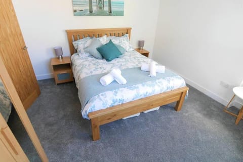 Beautiful Seaside Apartment With Parking Apartment in Ventnor