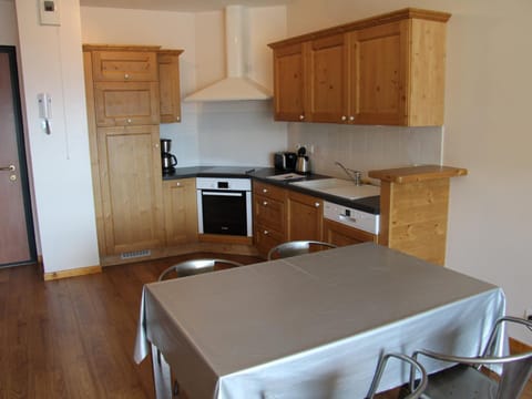 Charmant appartement au centre du village, proche des stations de ski - 4 personnes - FR-1-459-163 Apartment in La Clusaz