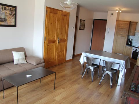 Appartement Saint-Jean-de-Sixt, 2 pièces, 4 personnes - FR-1-459-163 Condo in La Clusaz