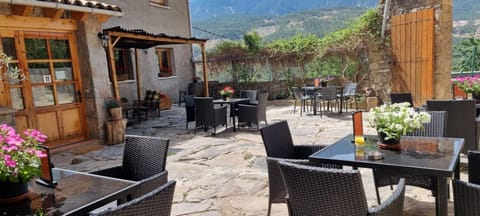 HOSTAL RURAL CAL XIC Saldes Bed and Breakfast in Berguedà