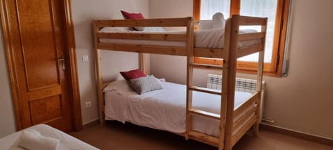 HOSTAL RURAL CAL XIC Saldes Bed and Breakfast in Berguedà