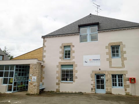 Property building, Facade/entrance