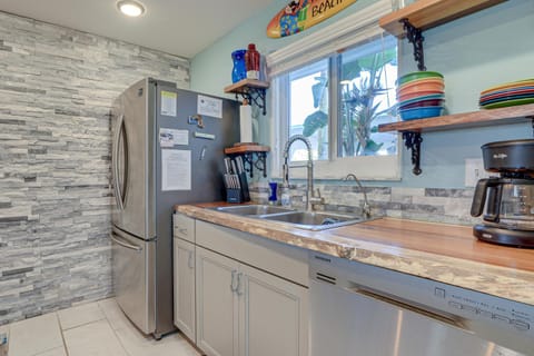 Beachfront Siesta Key Condo with Pool Access! Apartment in Siesta Beach